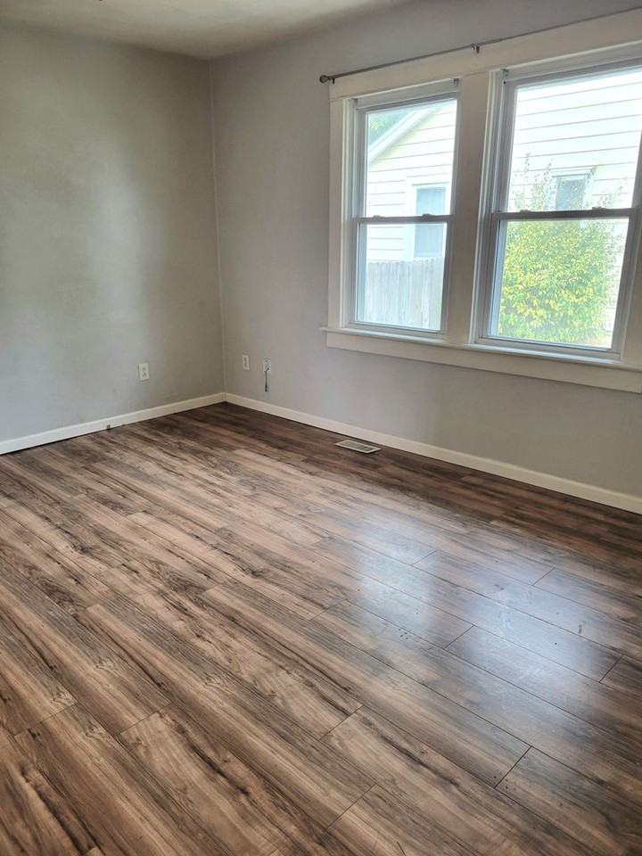 450 Hamilton Ave - Photo 4 of 17