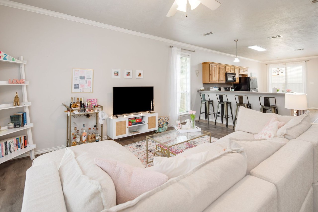 127A Richards St - Photo 5 of 18