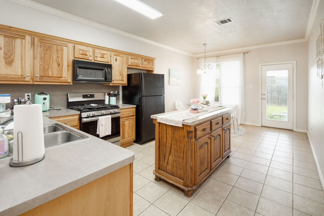 127A Richards St - Photo 7 of 18