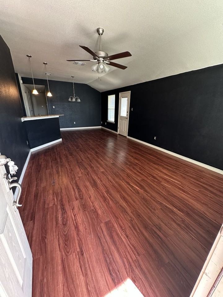 902 Childress Dr #B - Photo 2 of 14