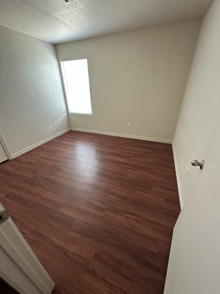 902 Childress Dr #B - Photo 5 of 14