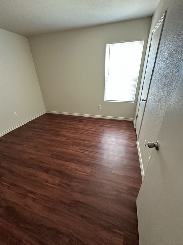 902 Childress Dr #B - Photo 7 of 14