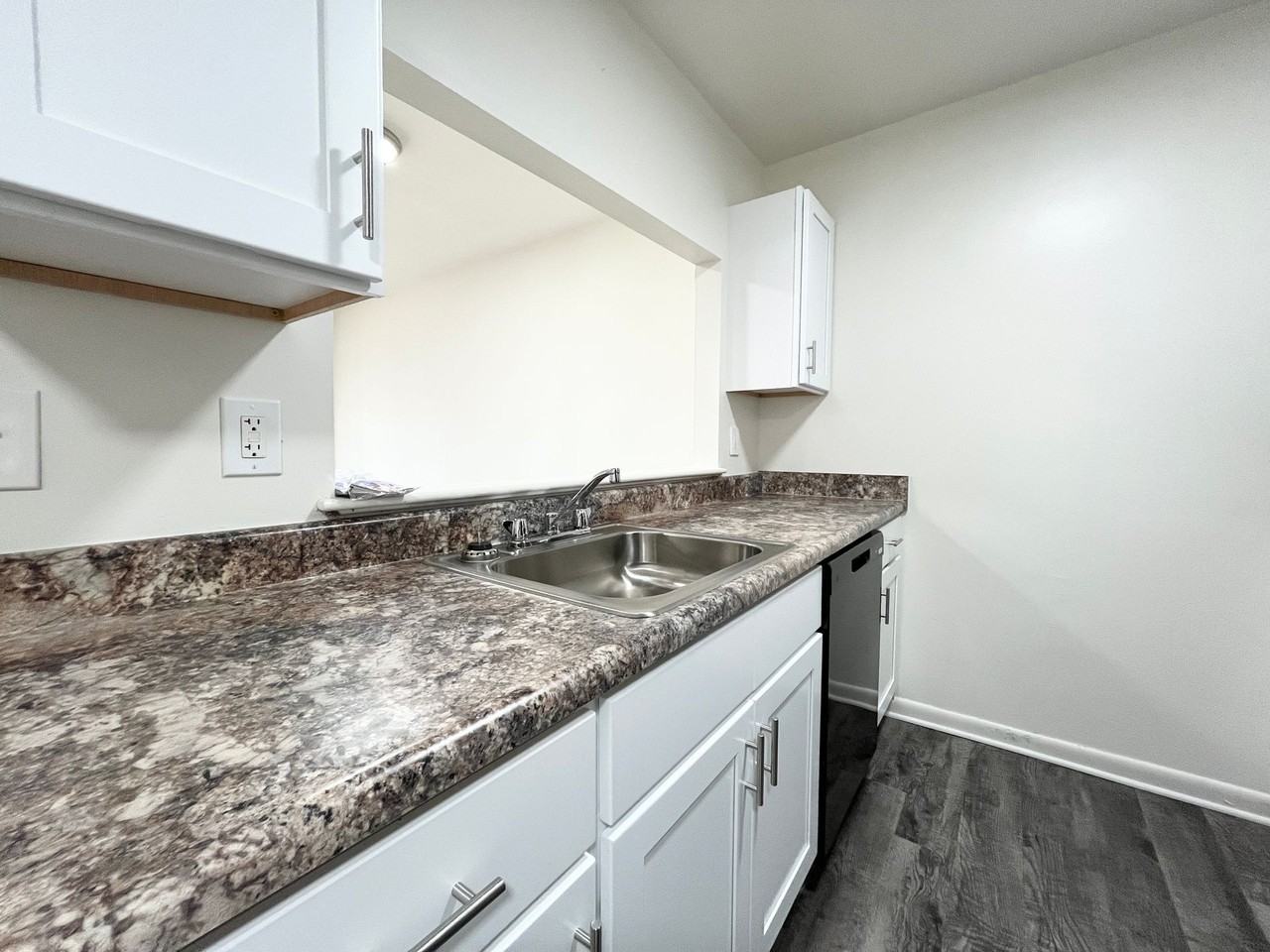 Collinwood Square - Photo 4 of 48