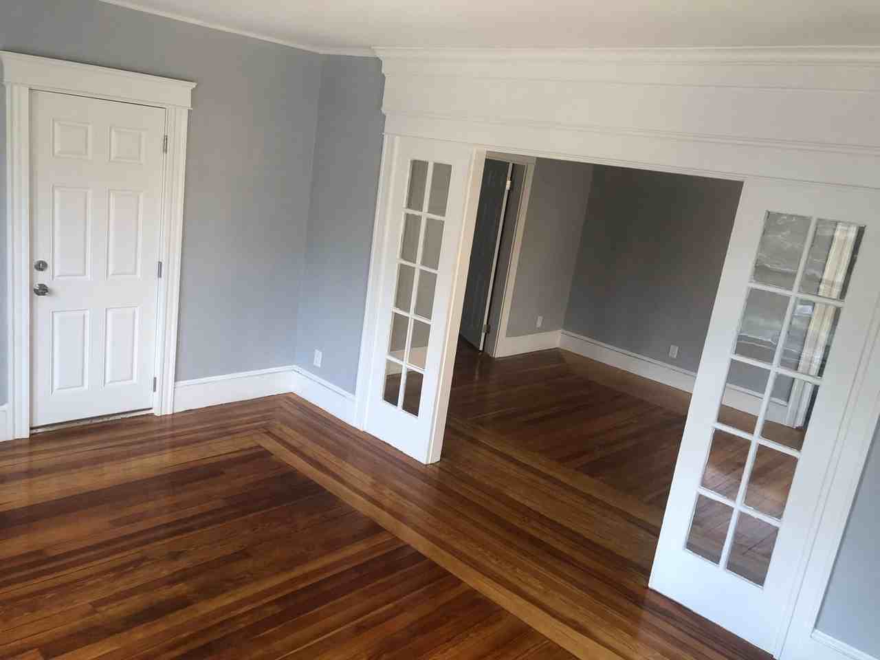 392 Carrington Avenue - Photo 2 of 12