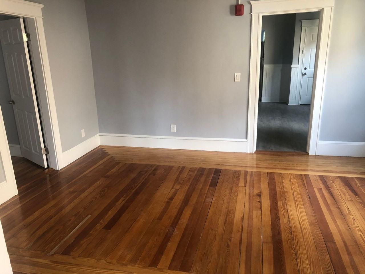 392 Carrington Avenue - Photo 4 of 12