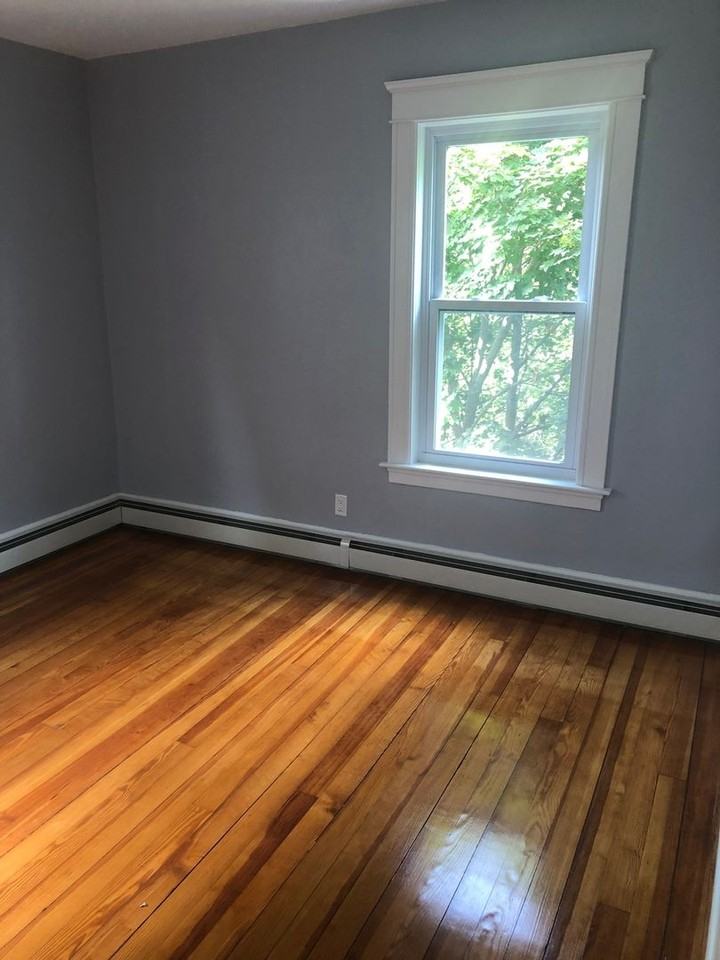 392 Carrington Avenue - Photo 7 of 12