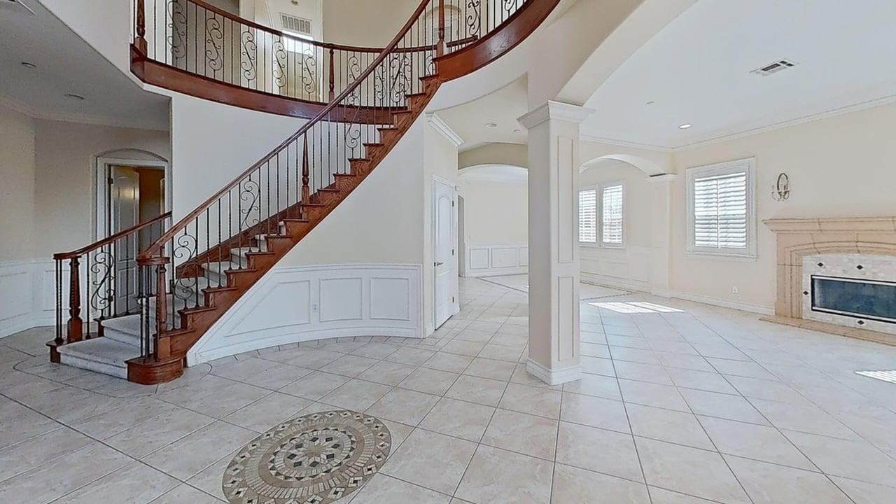 2716 Caroline Way - Photo 2 of 31