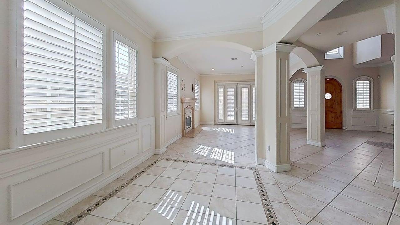 2716 Caroline Way - Photo 4 of 31