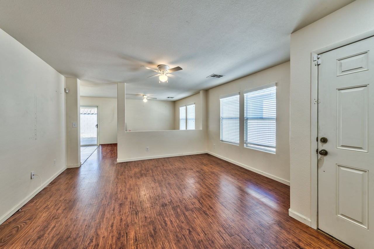 358 Silverado Pines Ave - Photo 2 of 15