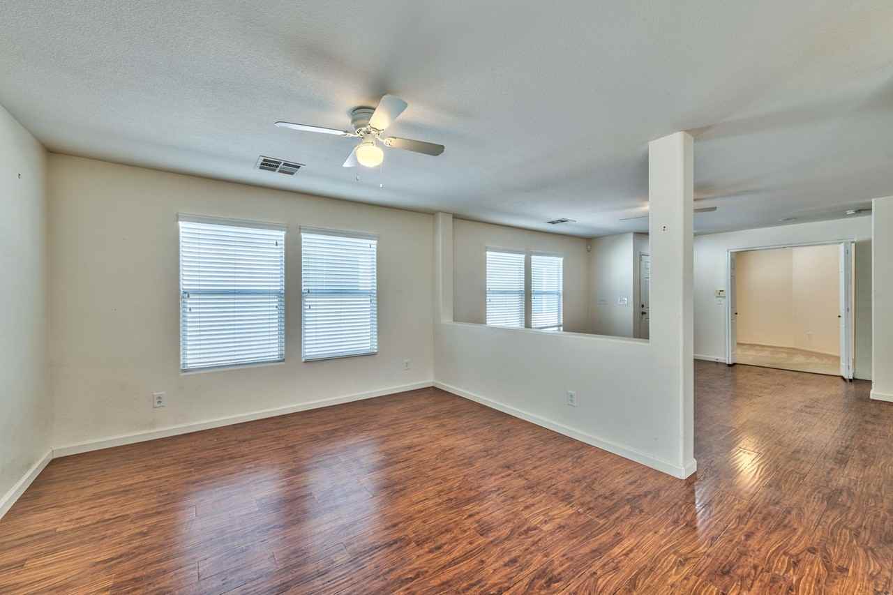 358 Silverado Pines Ave - Photo 4 of 15