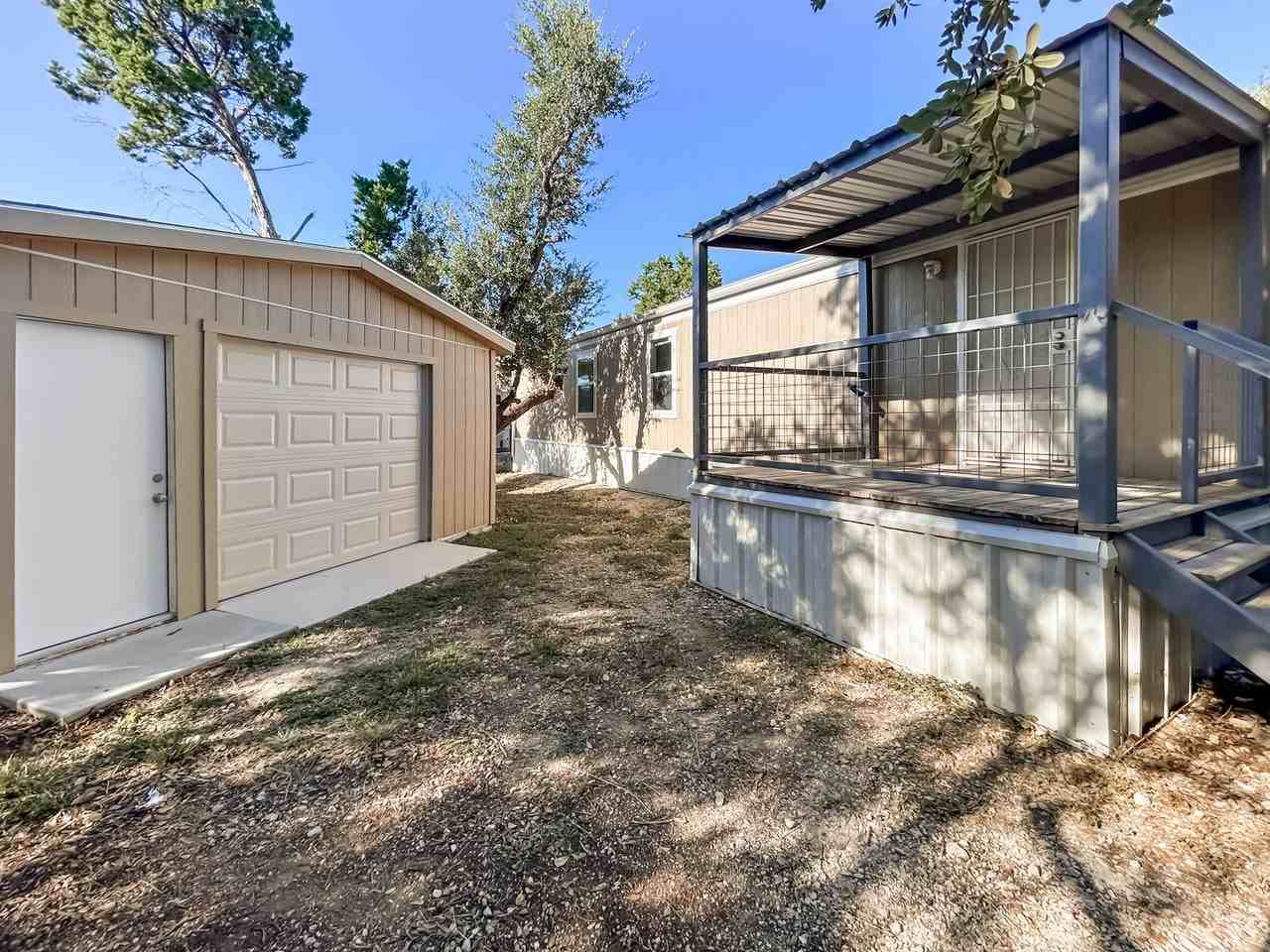 247 Rockport Dr - Photo 3 of 22