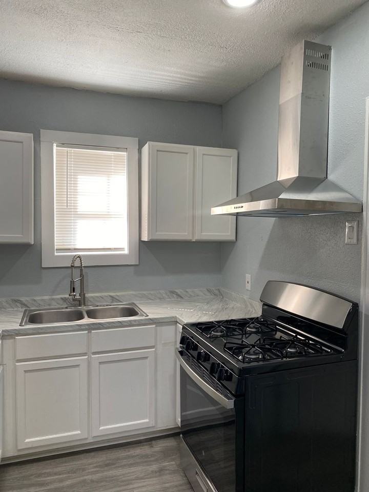 820 Frank Ave - Photo 5 of 15