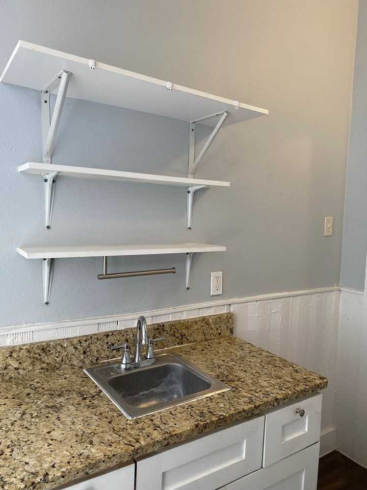 WILLOW ST - Photo 2 of 17