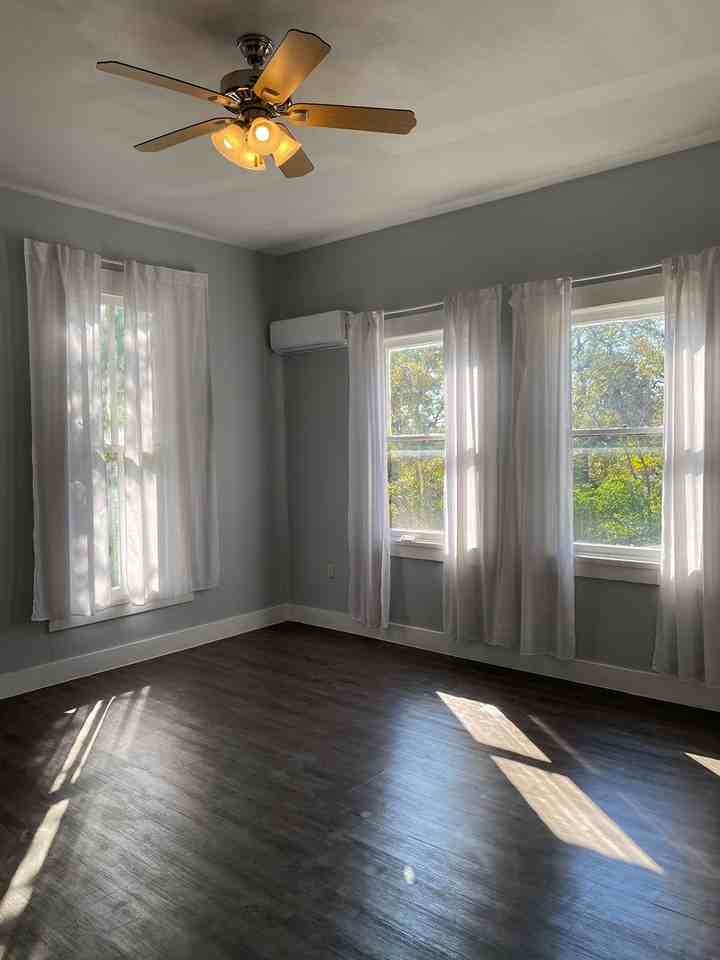 WILLOW ST - Photo 4 of 17