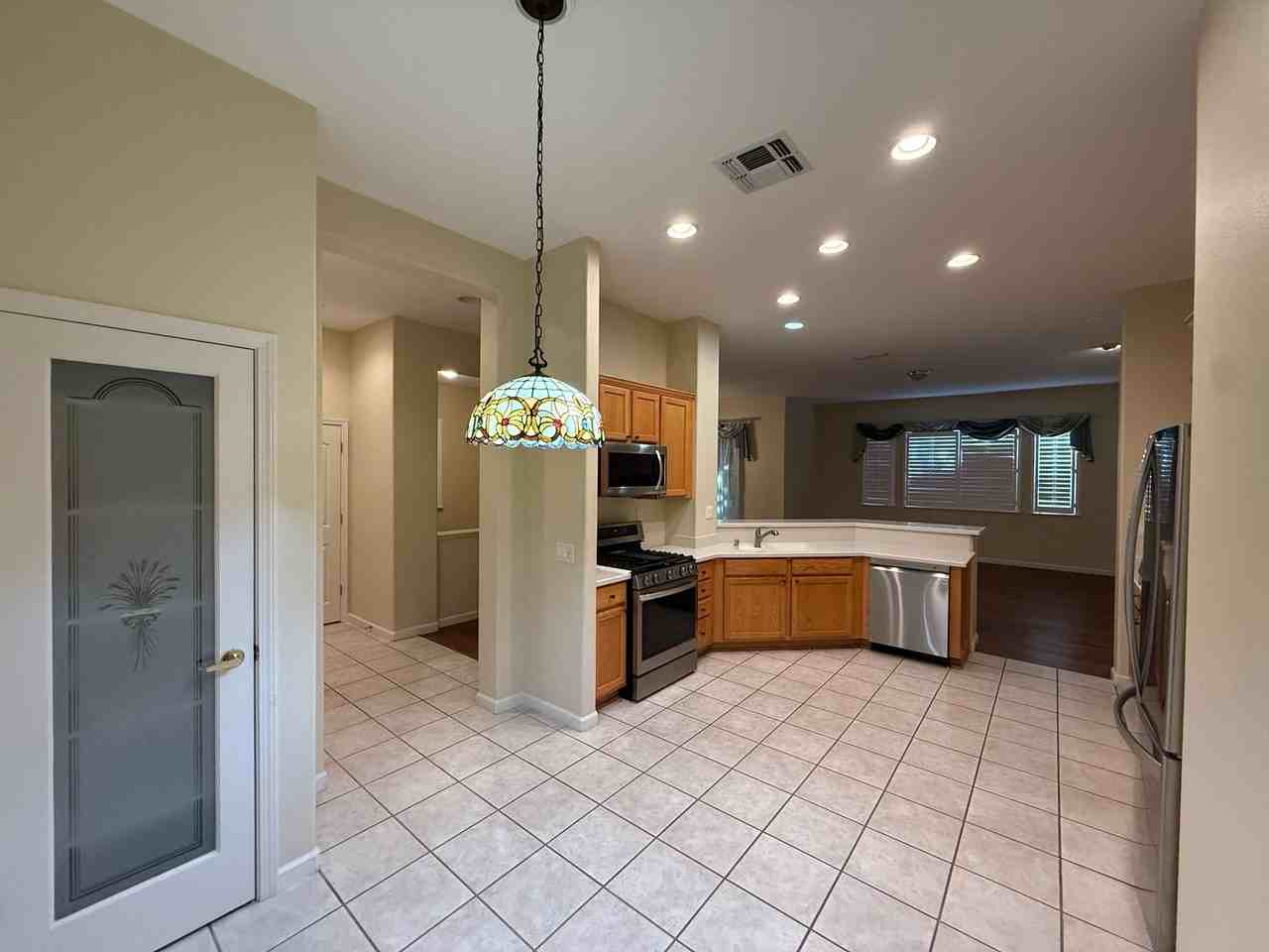 2713 Robinson Creek Ln - Photo 2 of 15