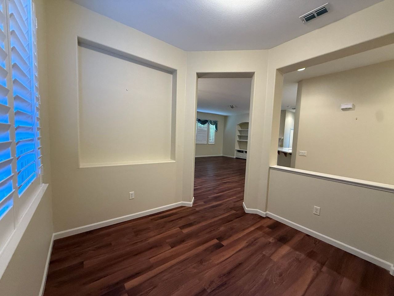 2713 Robinson Creek Ln - Photo 4 of 15