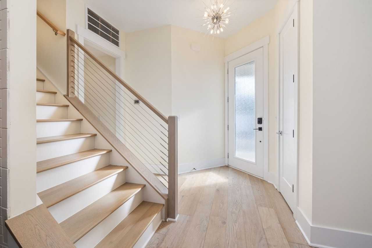 2009 Angier Ave - Photo 4 of 31