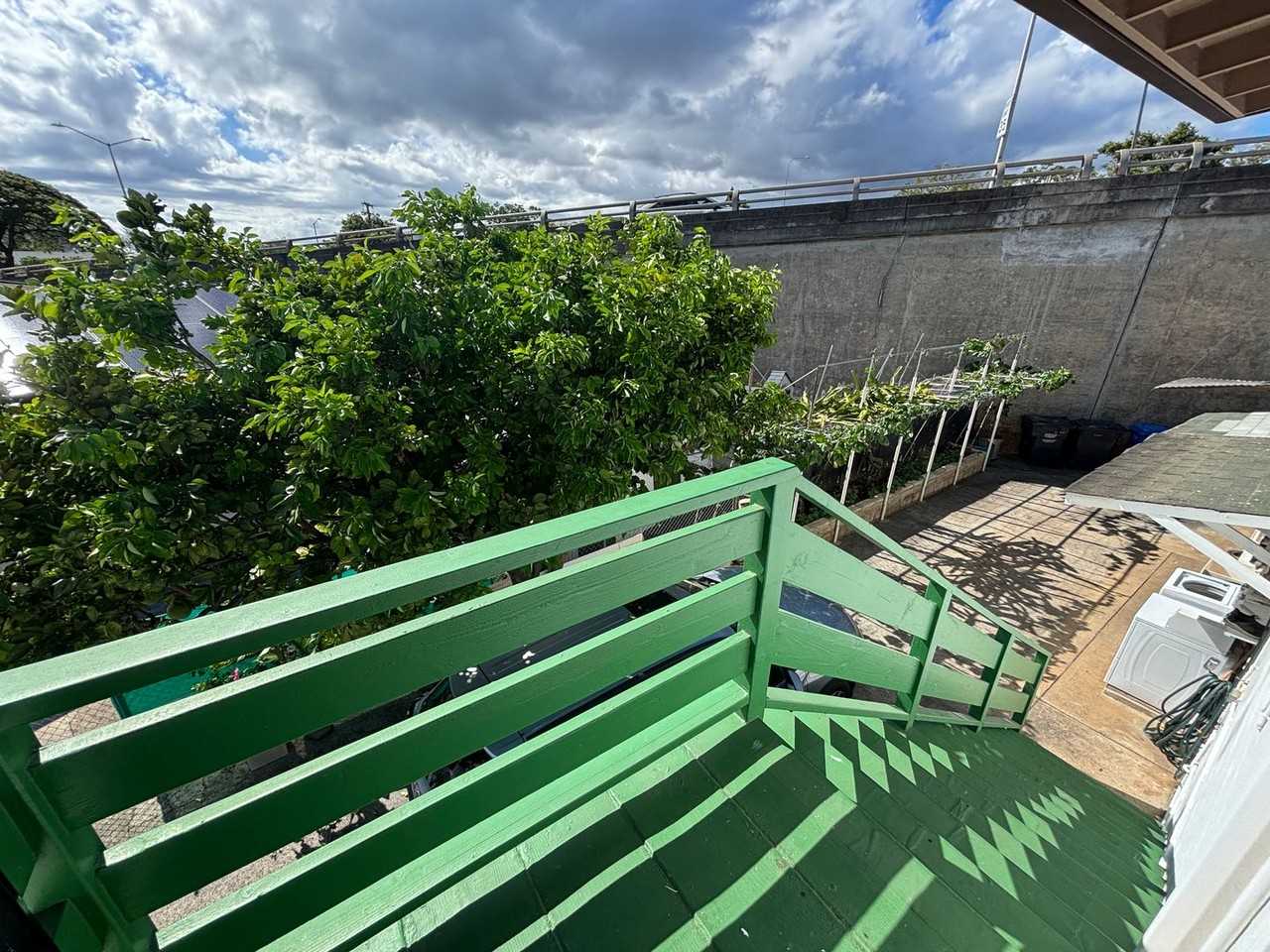 1930 Pacific Heights Rd - Photo 2 of 17