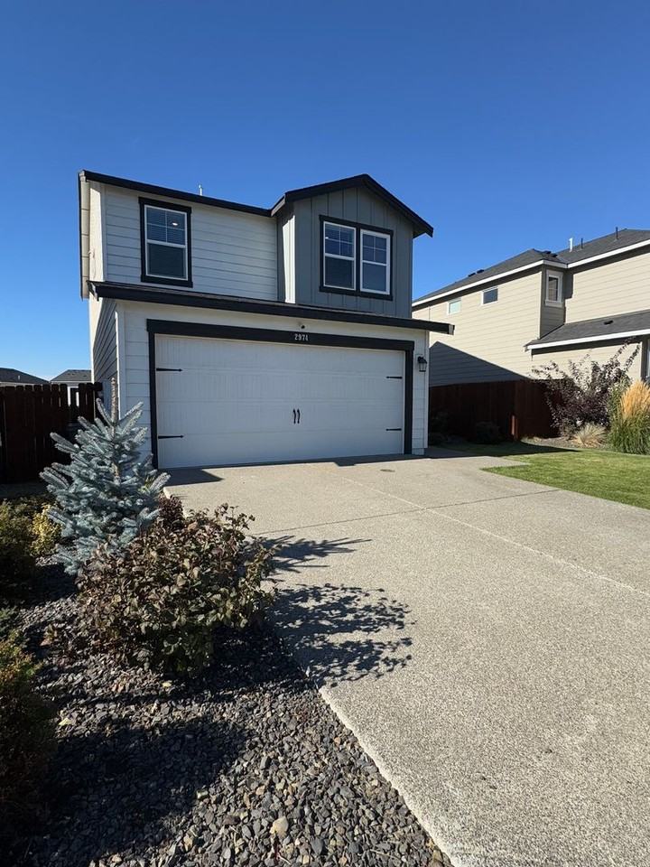 2974 Longhorn Loop - Photo 3 of 34