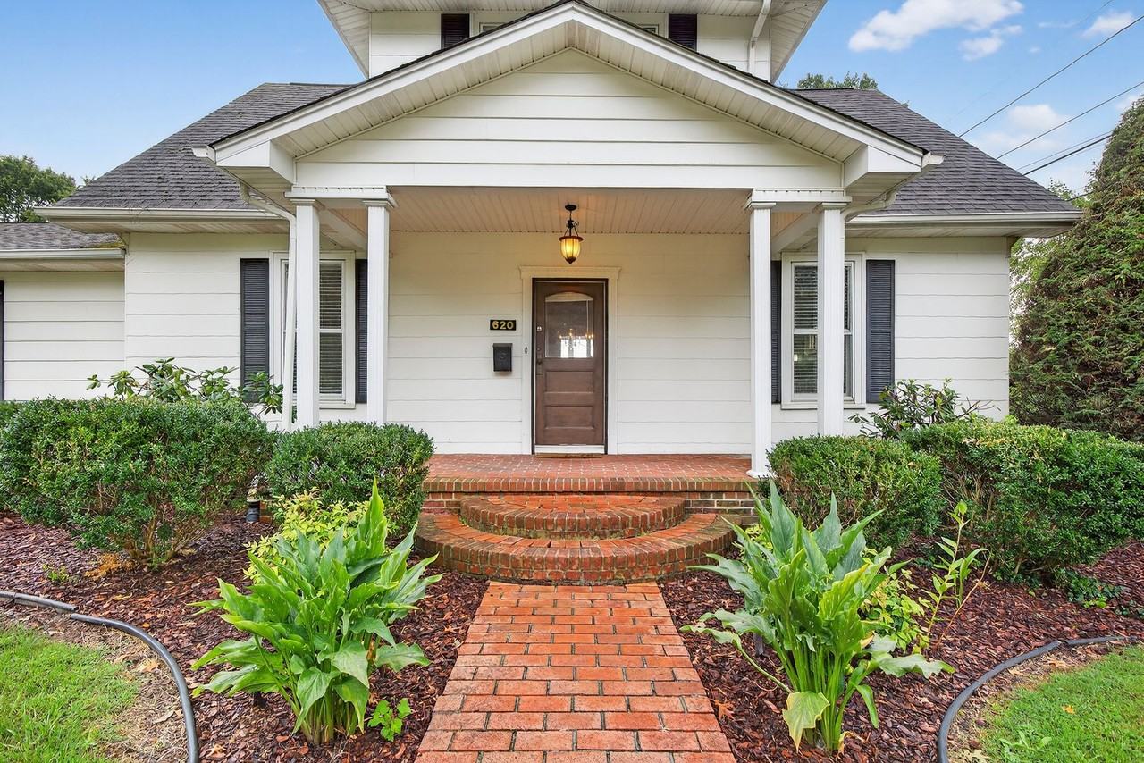 620 Arlington Ave - Photo 4 of 48