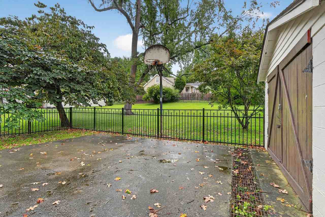 620 Arlington Ave - Photo 5 of 48