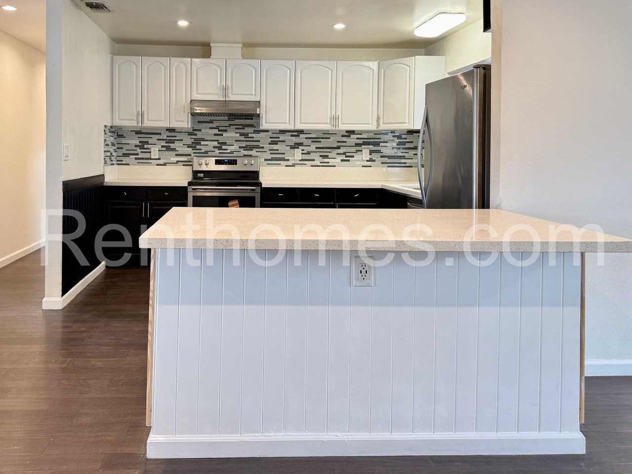 9469 Mast Blvd - Photo 4 of 21