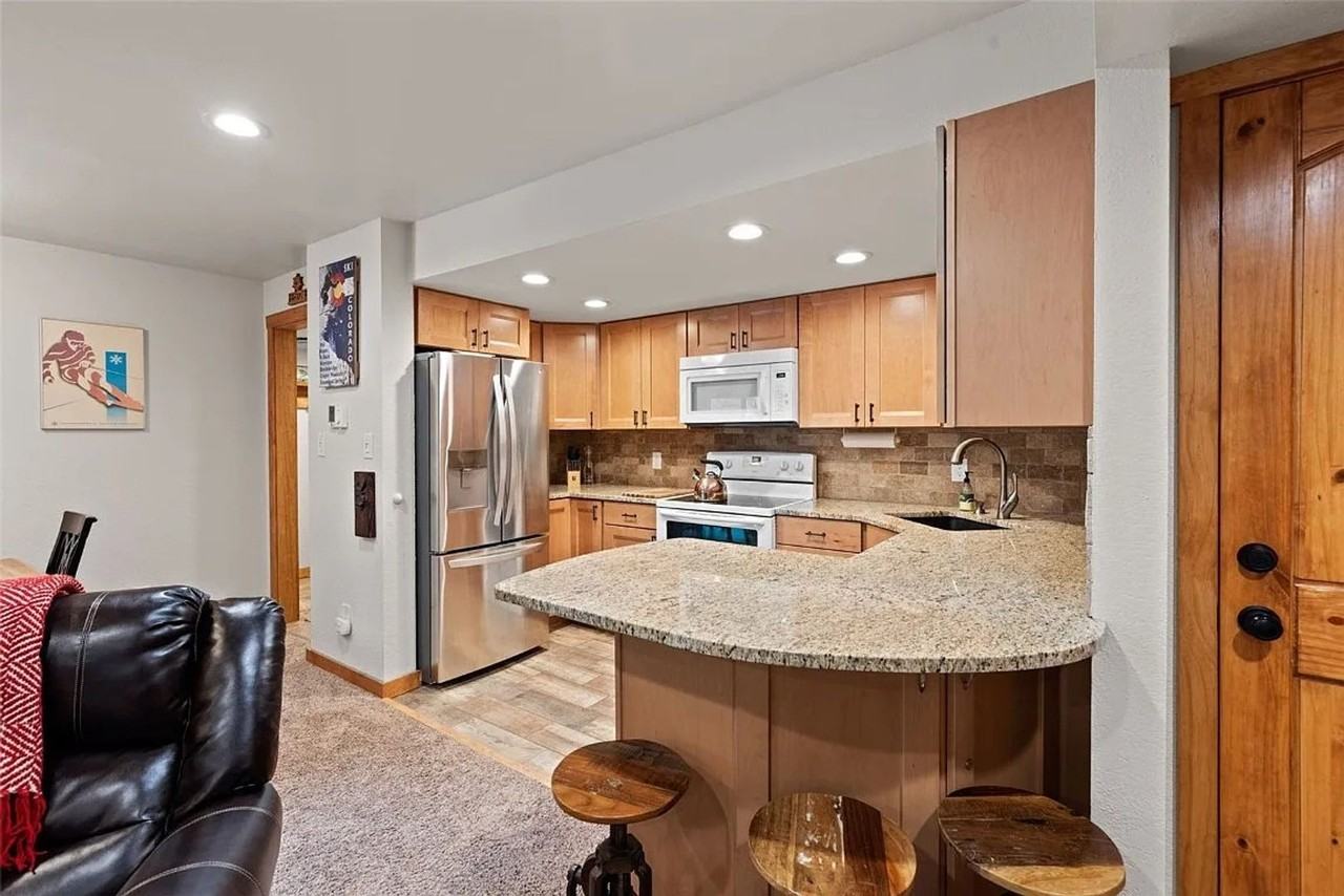 433 Wild Irishman Rd - Photo 4 of 25