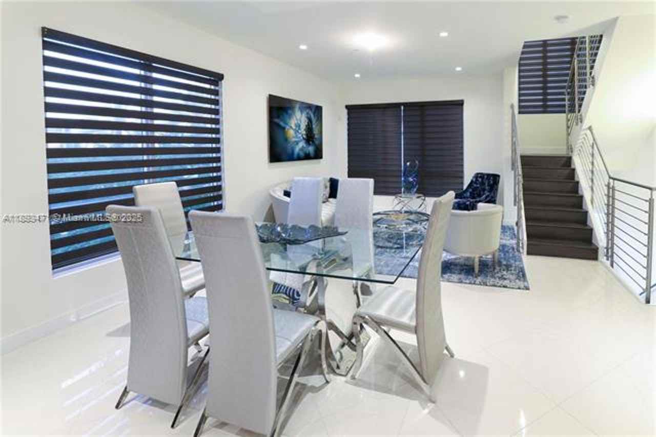 10501 Nw 66th St #0 - Photo 2 of 33