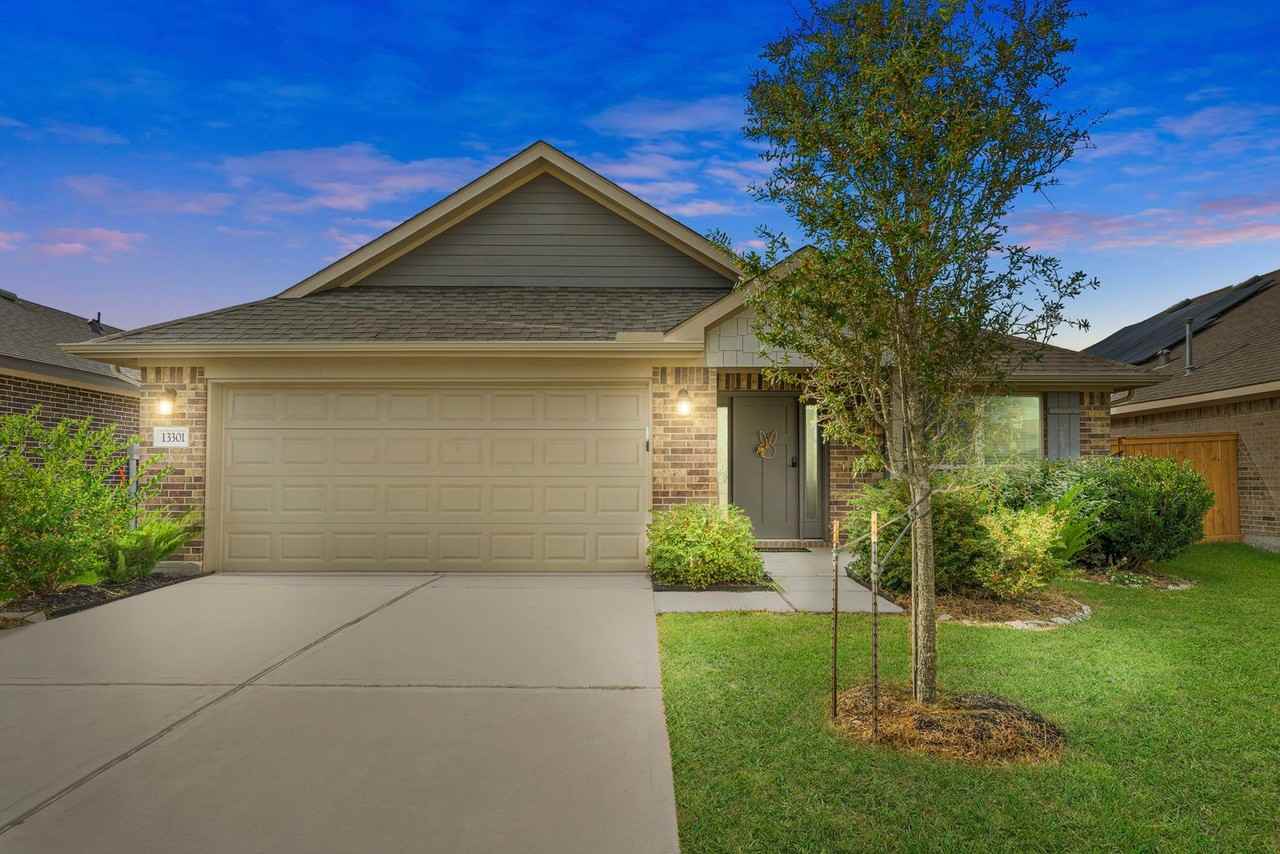 13301 Lago Acero Ln - Photo 3 of 31