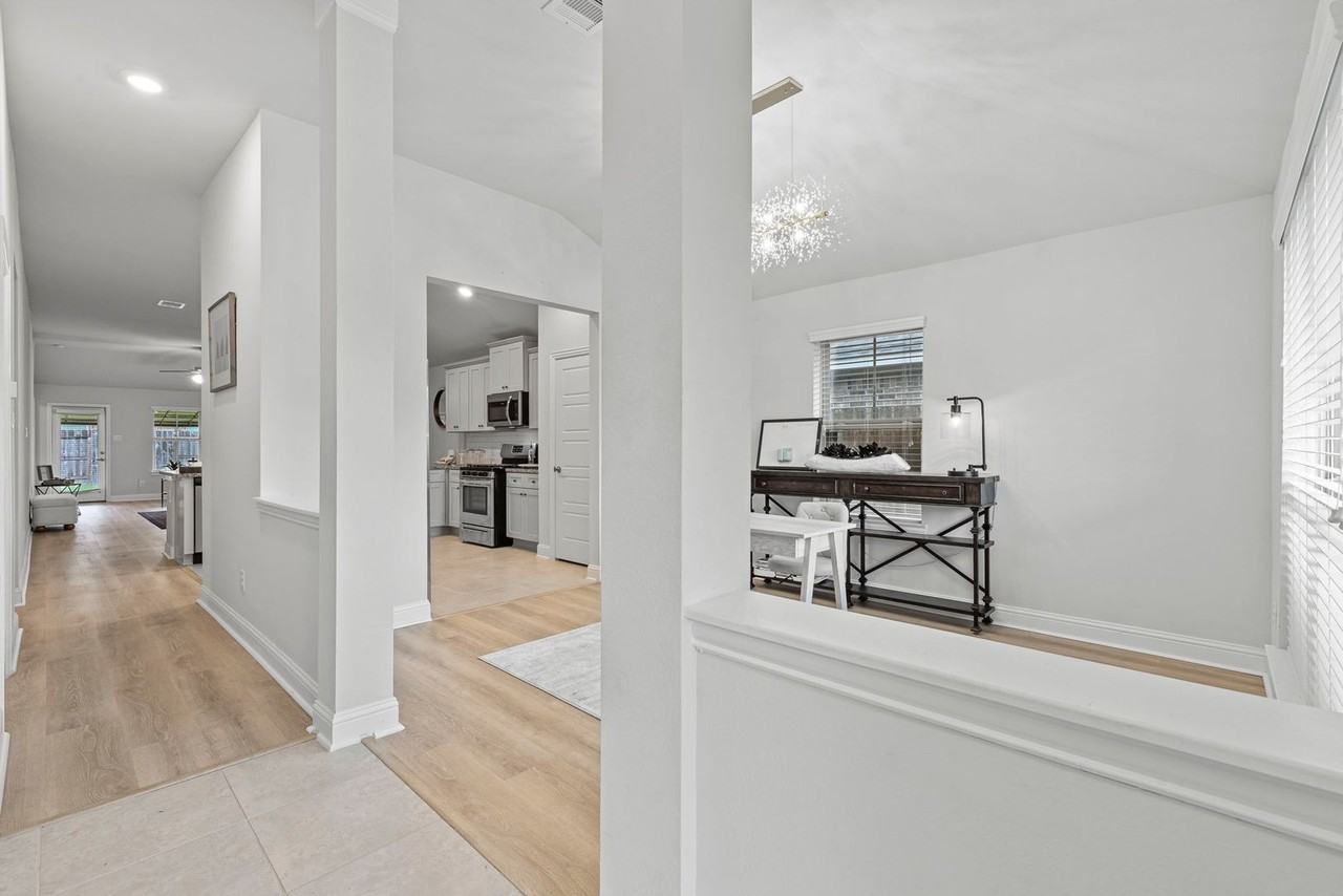 13301 Lago Acero Ln - Photo 7 of 31