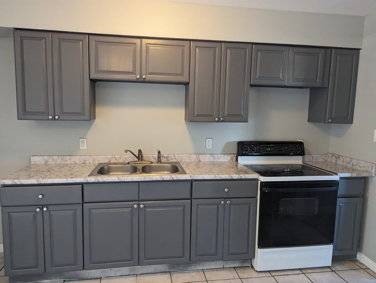 2916 Ashley Dr #NA - Photo 2 of 17