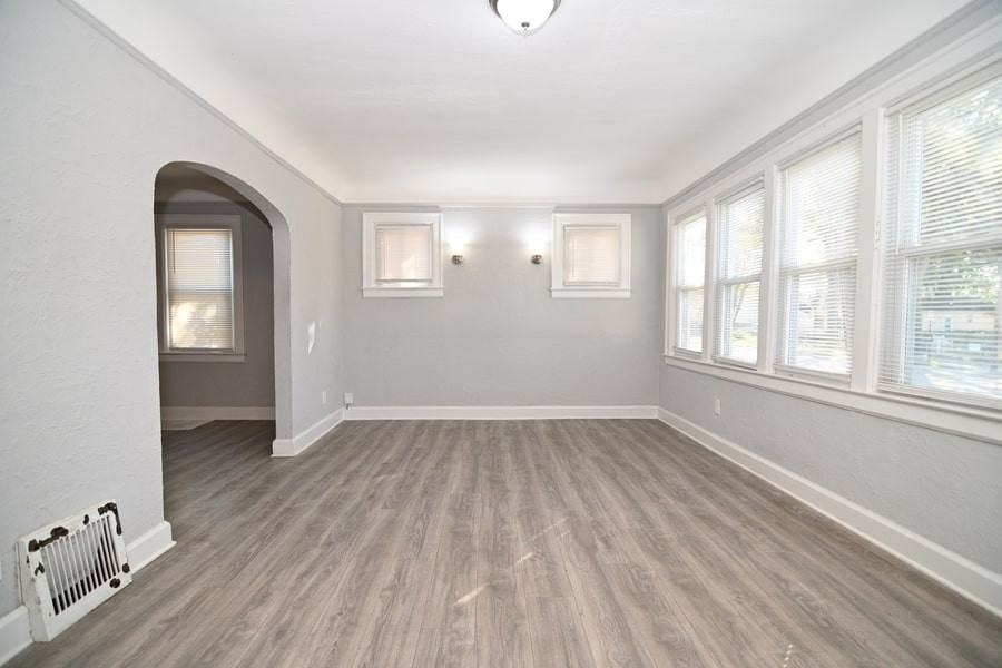 23304 Cayuga Ave #NA - Photo 2 of 13