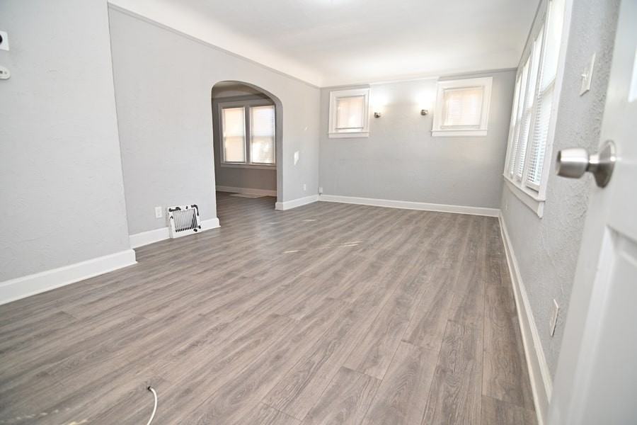 23304 Cayuga Ave #NA - Photo 3 of 13