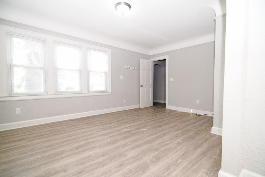 23304 Cayuga Ave #NA - Photo 4 of 13