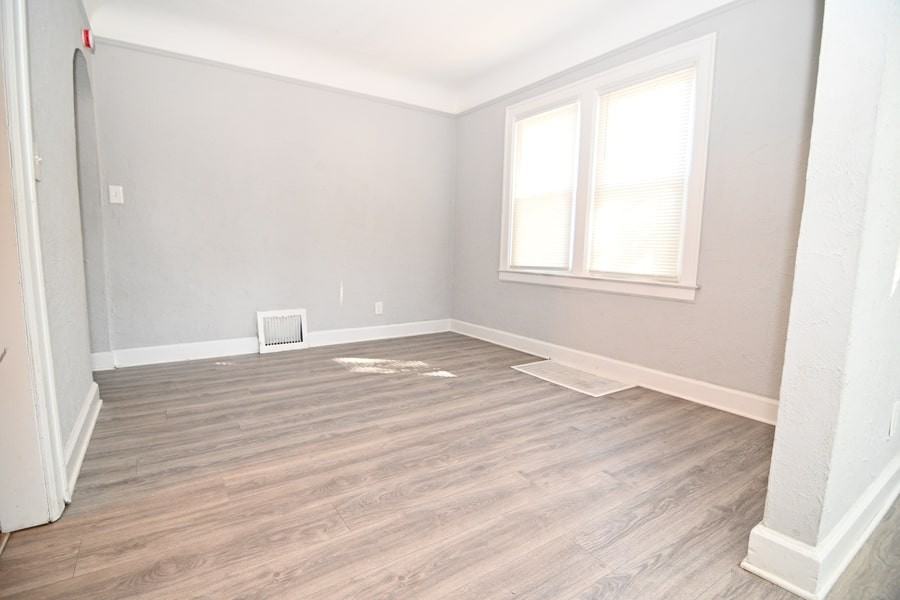 23304 Cayuga Ave #NA - Photo 5 of 13