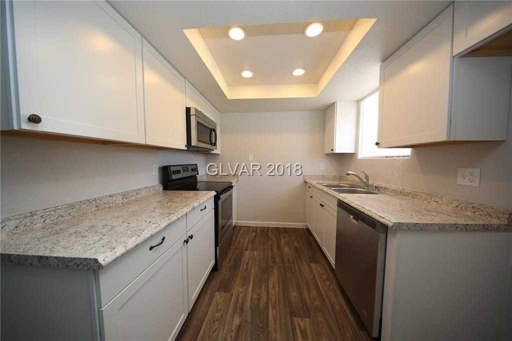 5380 Angler Circle #203 - Photo 3 of 8