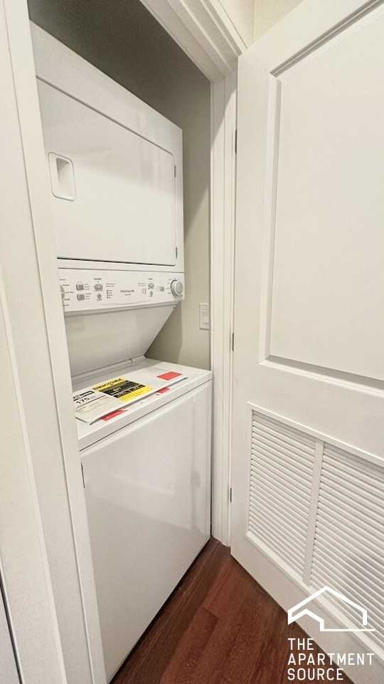 1157 West Lunt Avenue, Unit 3 - Photo 3 of 11