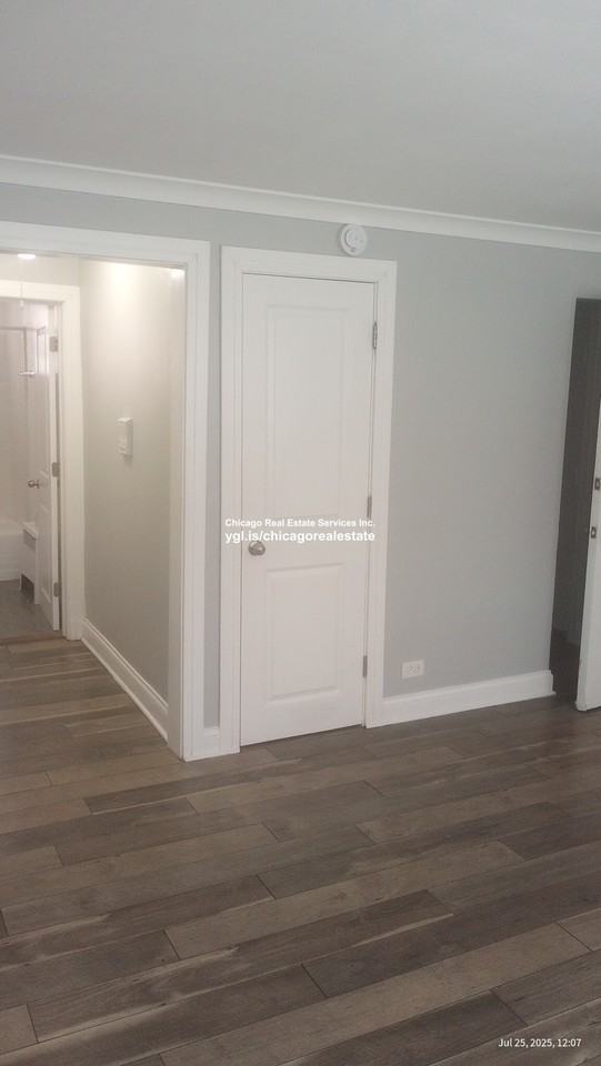 2754 West North Shore Avenue, Unit 2W - Photo 6 of 6