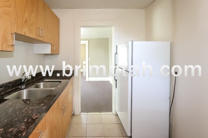 273-275 S. 400 E. - Photo 5 of 14