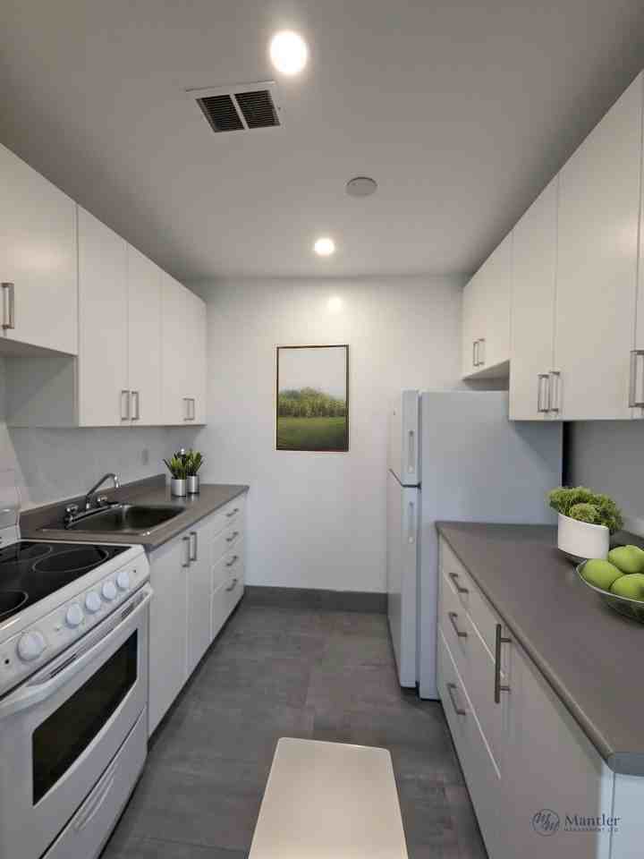 Bradford Apartments - Photo 2 of 5