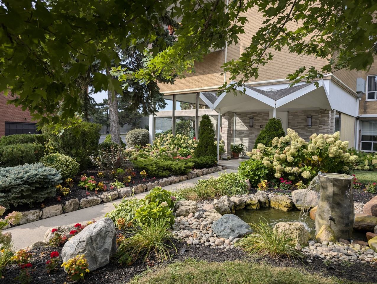 Bideford Apartments - Photo 2 of 14