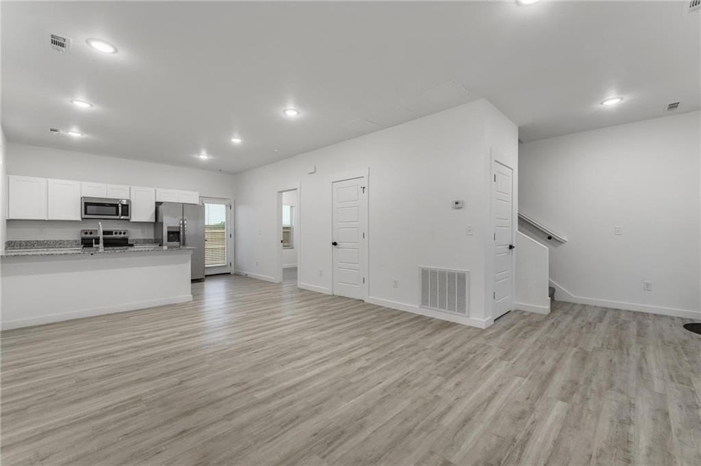 751 St Charles Pl - Photo 3 of 24