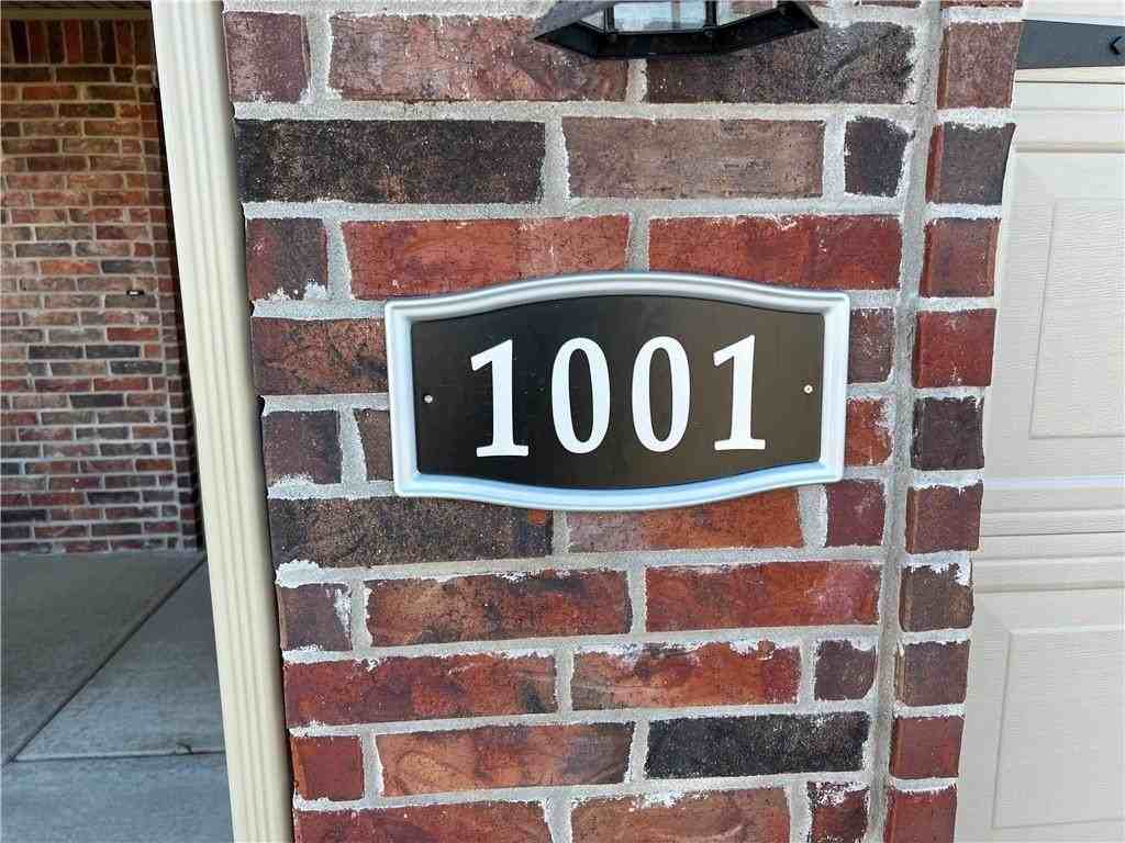 1001 Tulip St - Photo 3 of 38