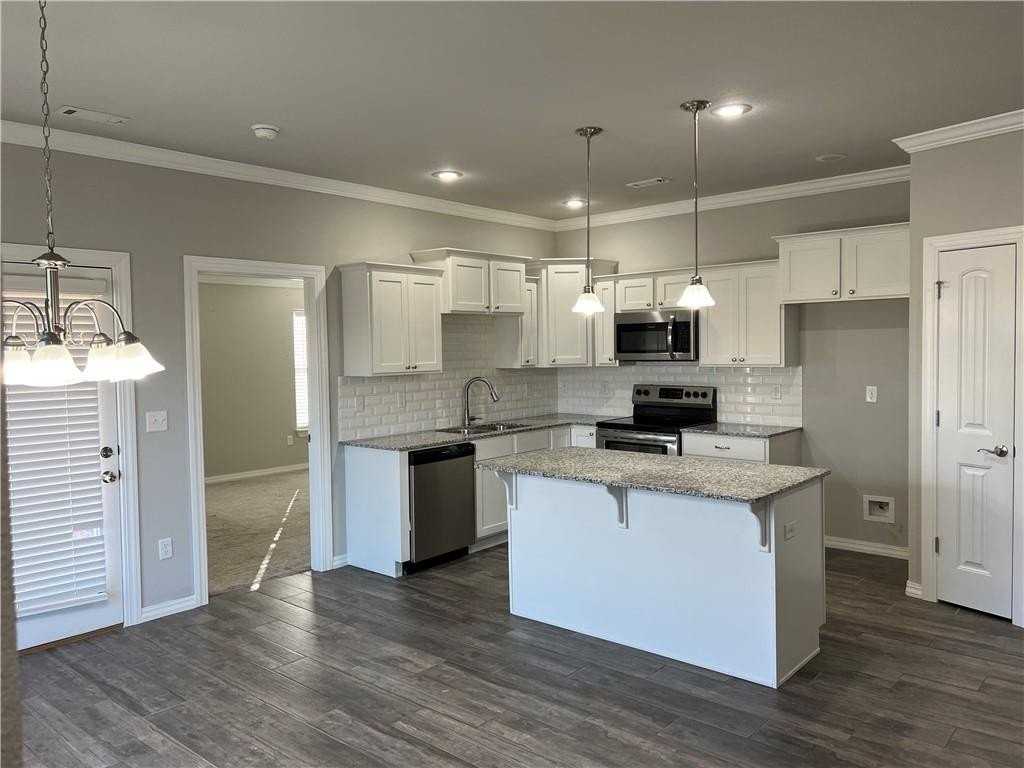 1001 Tulip St - Photo 4 of 38