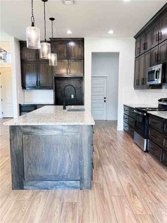 6918 Pacific Way - Photo 4 of 34