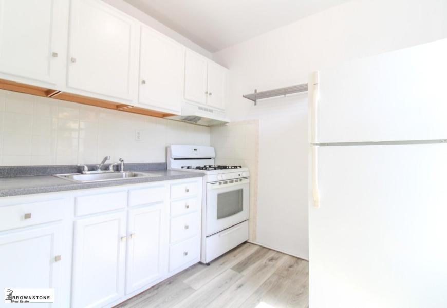 180 Sackett Street - Photo 4 of 7