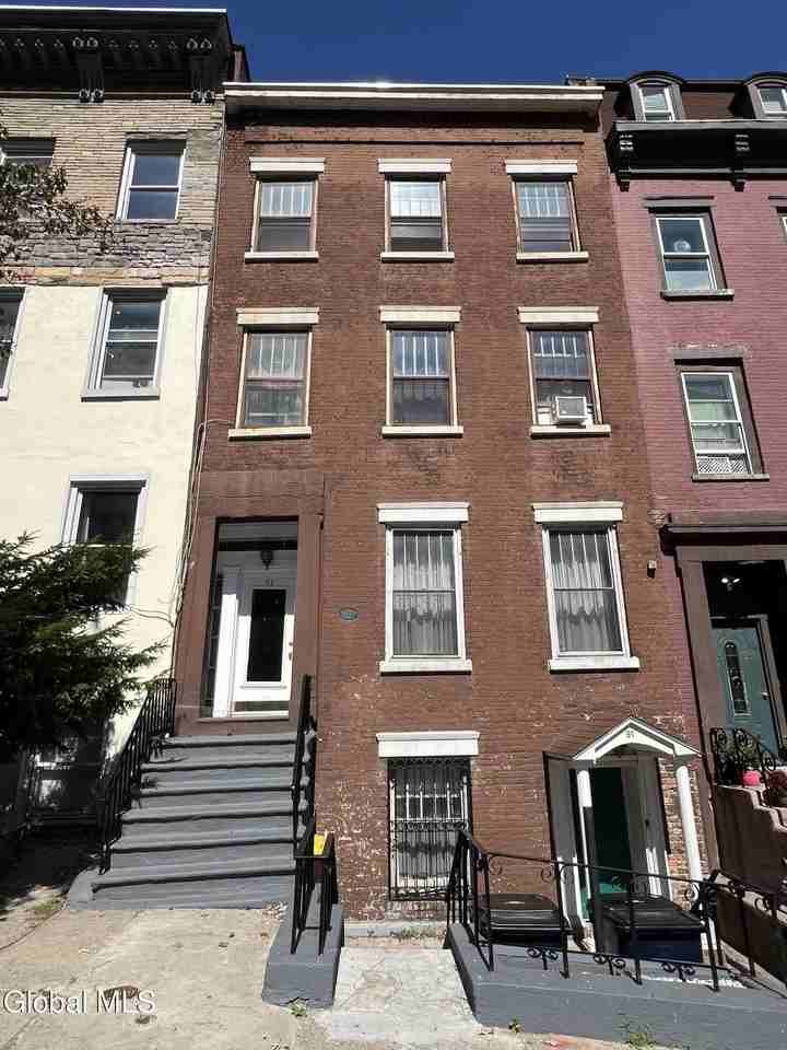 91 Columbia St Apt 3f #3F - Photo 2 of 9