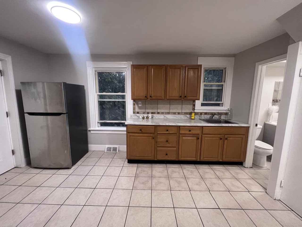 82 Ivy St - Photo 3 of 28