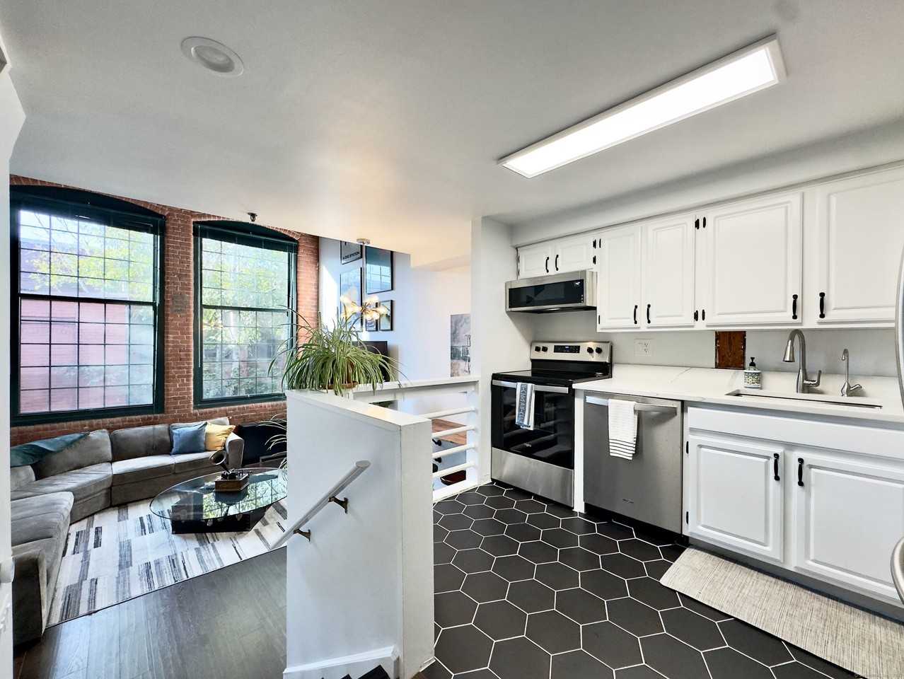 25 Grand St #211 - Photo 3 of 16