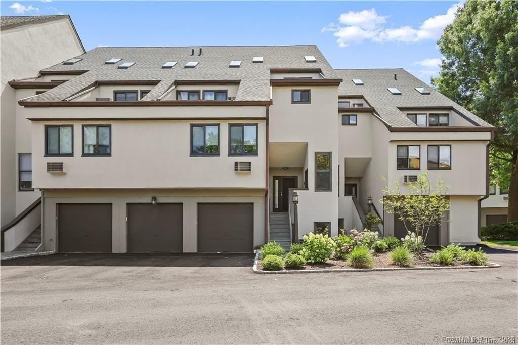 79 Harbor Drive #320